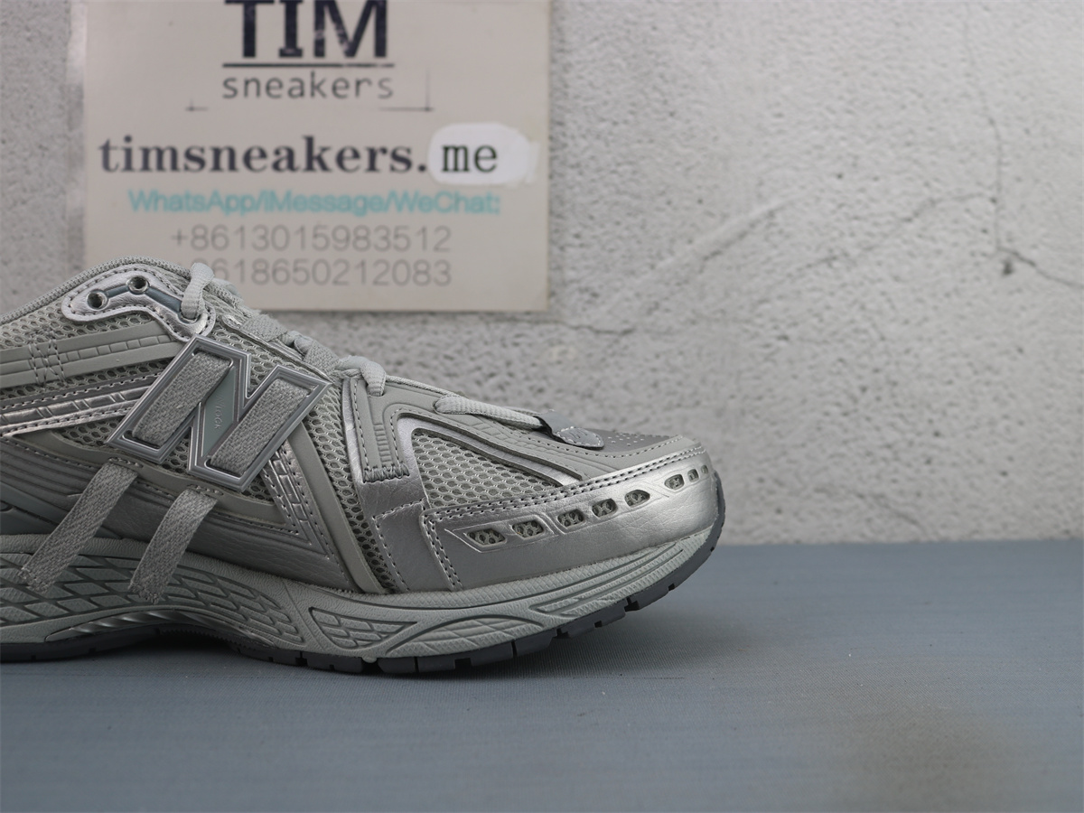 New Balance 1906A Concrete Silver Metallic M1906AG